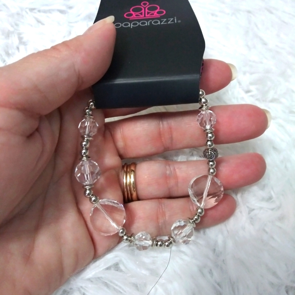 FREE WITH PURCHASE NWT Starry-Eyed Elegance clear/SLVR stretchy band bracelet